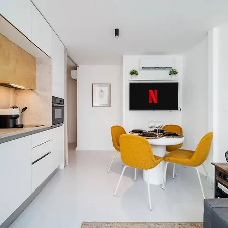 شقة 1br Charming In The Heart Of Santos | By Airnest