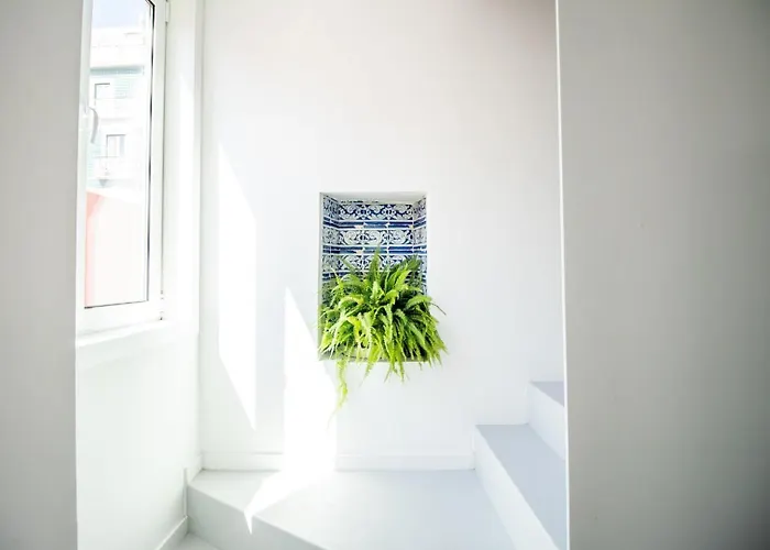 1br Charming In The Heart Of Santos | By Airnest Lizbona